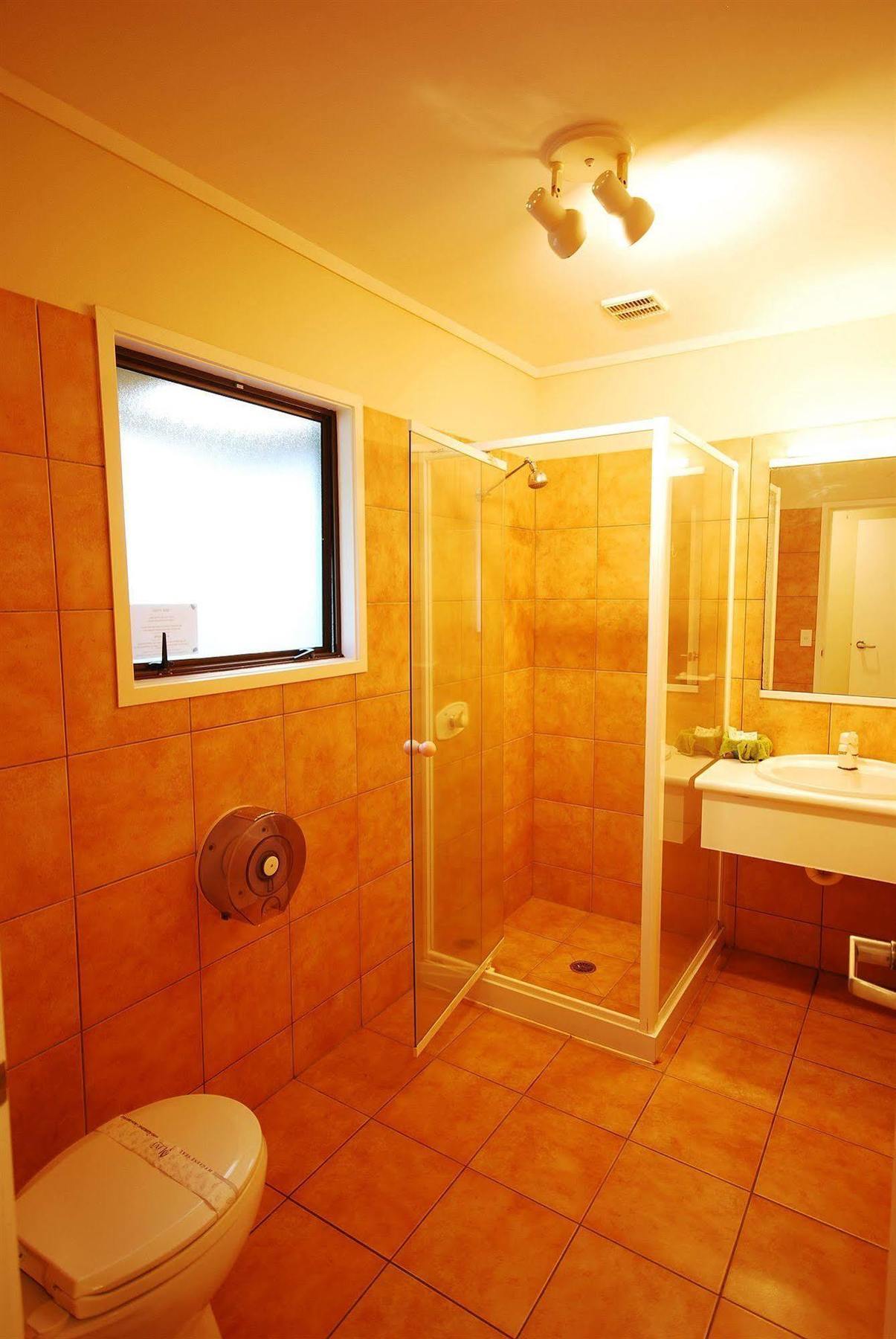 Baden Lodge Motel - Private Spa Bath Rotorua Exterior photo